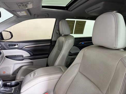 Used 2016 Toyota Highlander Limited image 6
