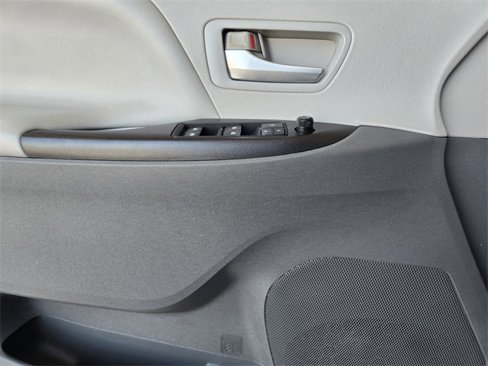 Used 2015 Toyota Sienna LE image 20