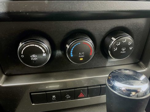 Used 2011 Jeep Liberty Sport image 11