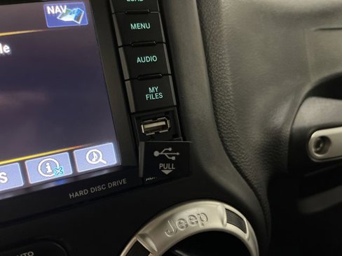 Used 2017 Jeep Wrangler Unlimited Sahara w/ Connectivity Group image 22