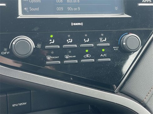 Used 2020 Toyota Camry LE image 24