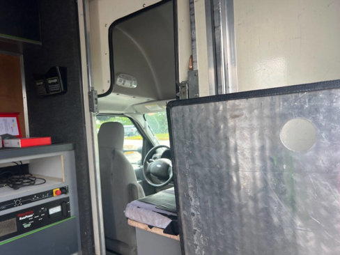 Used 2017 Ford E-450 and Econoline 450 Super Duty w/ Power Windows & Locks Group image 19
