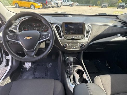 Used 2022 Chevrolet Malibu LT image 21