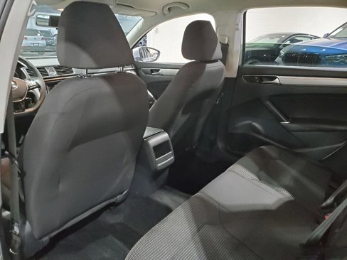 Used 2017 Volkswagen Passat 1.8T S image 24
