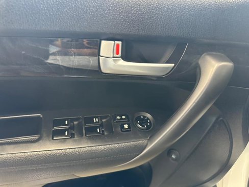 Used 2014 Kia Sorento LX image 22