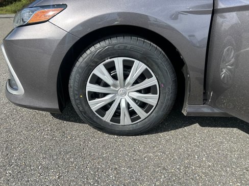Used 2022 Toyota Camry LE image 27