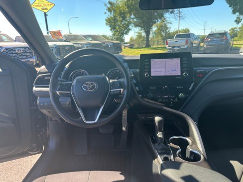 Used 2022 Toyota Camry LE image 15