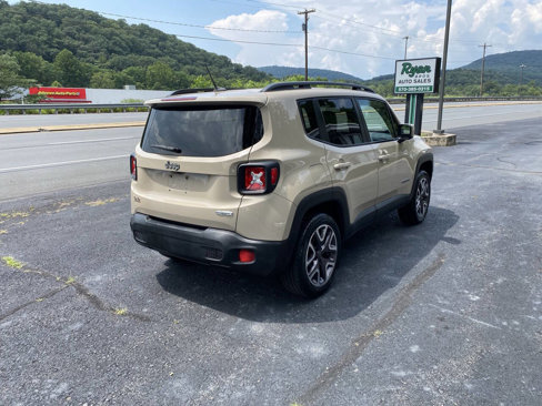 Used 2016 Jeep Renegade Latitude w/ Popular Equipment Group image 6