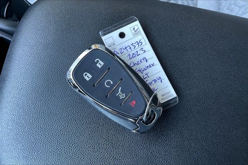 Used 2023 Chevrolet Equinox LT w/ Driver Convenience Package image 23