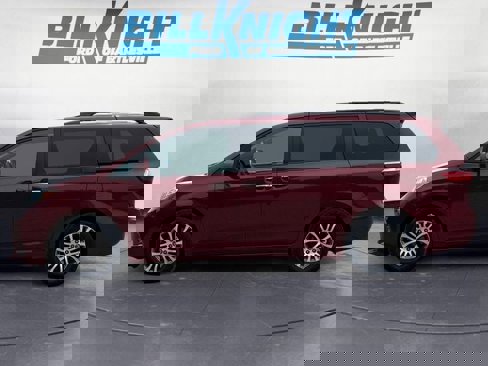 Used 2019 Toyota Sienna L image 2