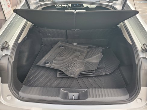 Used 2023 Toyota Prius Prime SE image 10