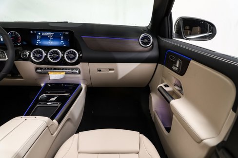 New 2025 Mercedes-Benz GLA 250 4MATIC image 17