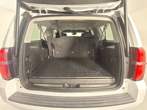 Used 2017 Chevrolet Suburban LT image 27