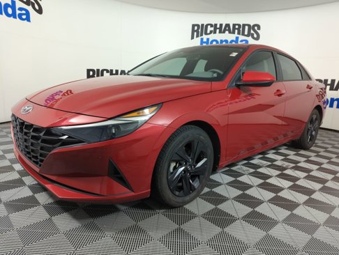 Used 2023 Hyundai Elantra SEL image 1