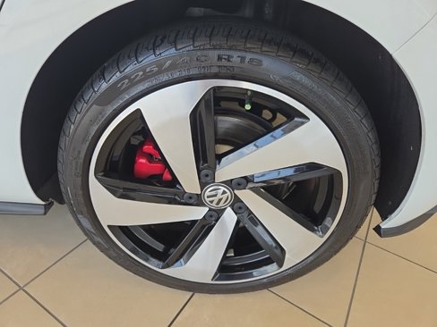 Used 2021 Volkswagen GTI S image 10