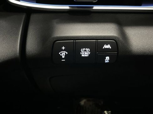 Used 2023 Hyundai Elantra Limited image 25