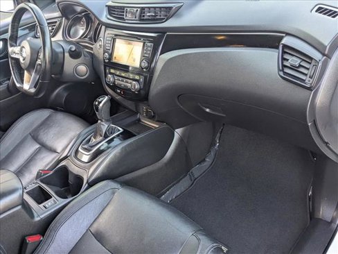 Used 2017 Nissan Rogue Sport SL w/ SL Premium Package image 21