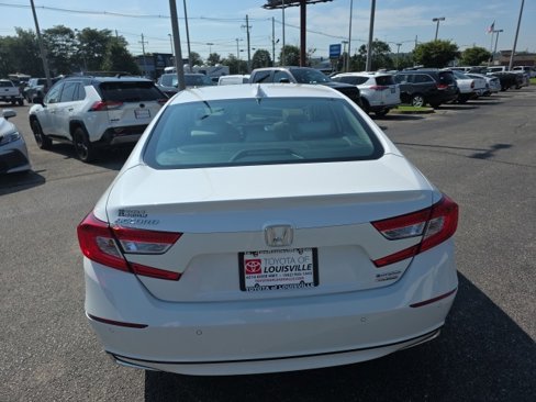 Used 2020 Honda Accord Touring image 7