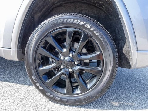 Used 2019 Jeep Grand Cherokee Altitude image 9