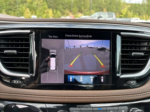 Used 2019 Chrysler Pacifica Limited w/ Tire & Wheel Group image 26