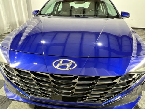 Used 2021 Hyundai Elantra Limited w/ Cargo Package image 7