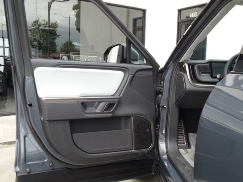 Used 2023 Rivian R1S Adventure image 17