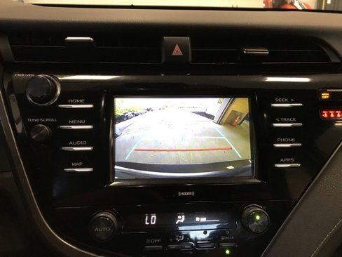 Certified 2020 Toyota Camry SE image 20