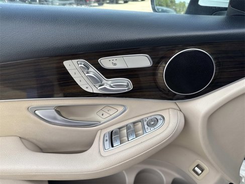Used 2017 Mercedes-Benz GLC 300 image 19
