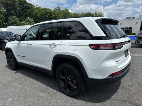 Certified 2022 Jeep Grand Cherokee Altitude image 17