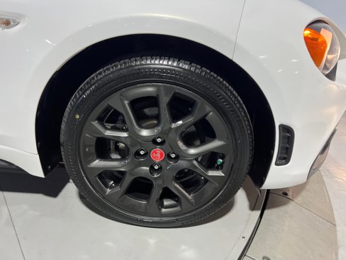 Used 2017 FIAT 124 Spider Abarth image 24
