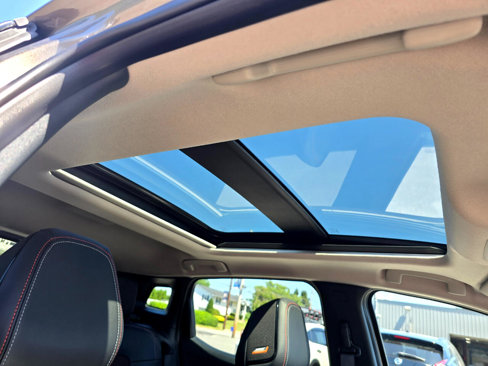 Used 2025 Nissan Kicks SR w/ SR Premium Package image 11