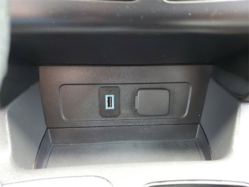 Used 2017 Ford Escape Titanium image 33