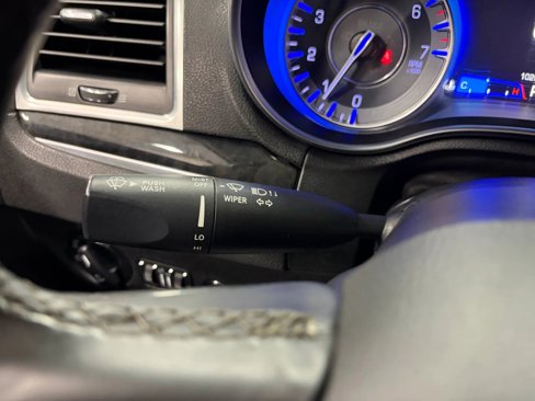 Used 2019 Chrysler 300 Limited image 36