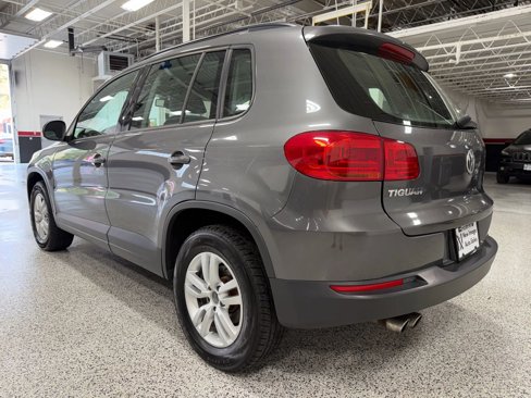 Used 2016 Volkswagen Tiguan S image 4
