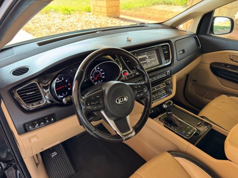 Used 2016 Kia Sedona SX Limited image 10