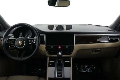 Certified 2024 Porsche Macan image 11