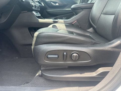 Used 2024 GMC Terrain SLT image 18