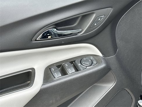 Used 2024 Chevrolet Equinox LS image 16