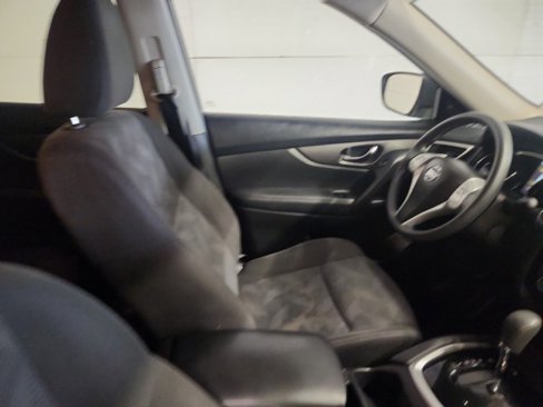 Used 2016 Nissan Rogue SV image 11