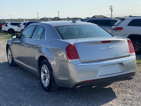 Used 2016 Chrysler 300 Limited image 7