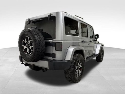 Used 2016 Jeep Wrangler Unlimited Sahara w/ Connectivity Group image 9