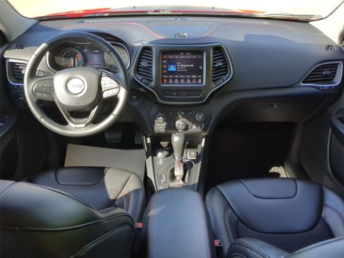 Used 2019 Jeep Cherokee Trailhawk w/ Cold Weather Group image 11