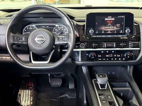 Used 2022 Nissan Pathfinder SV image 30
