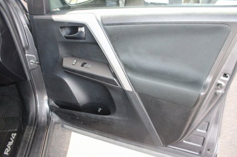 Used 2017 Toyota RAV4 LE image 44
