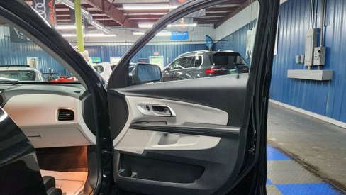 Used 2016 Chevrolet Equinox LTZ w/ Enhanced Convenience Package image 11