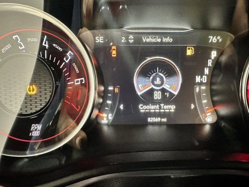 Used 2016 Dodge Challenger SXT image 14