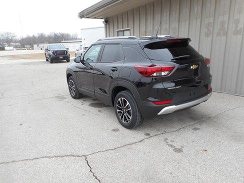 New 2025 Chevrolet TrailBlazer LT w/ Convenience Package image 3