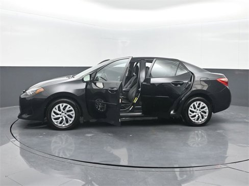 Used 2019 Toyota Corolla LE image 28