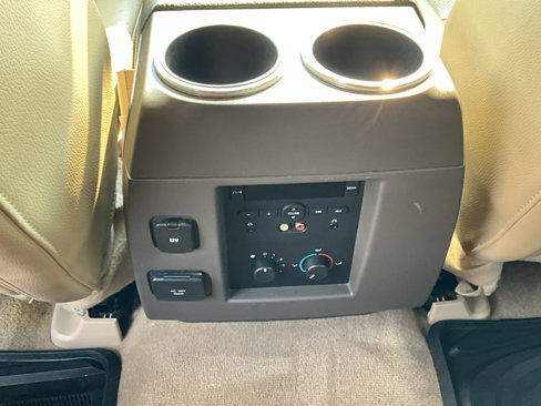 Used 2013 Ford Expedition XLT image 10