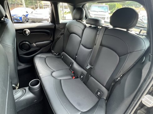 Used 2021 MINI Cooper 4-Door Hardtop image 27